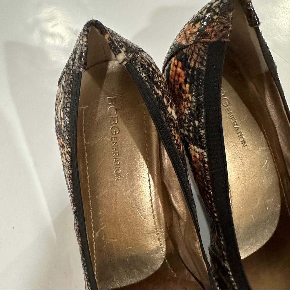 BCBGeneration Nalisa Snakeskin Wedge Heels Size 8 - Picture 4 of 9